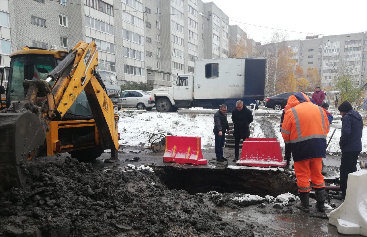 Горводоканал» ведет работы по восстановлению подачи воды в районе Севера  Горводоканал