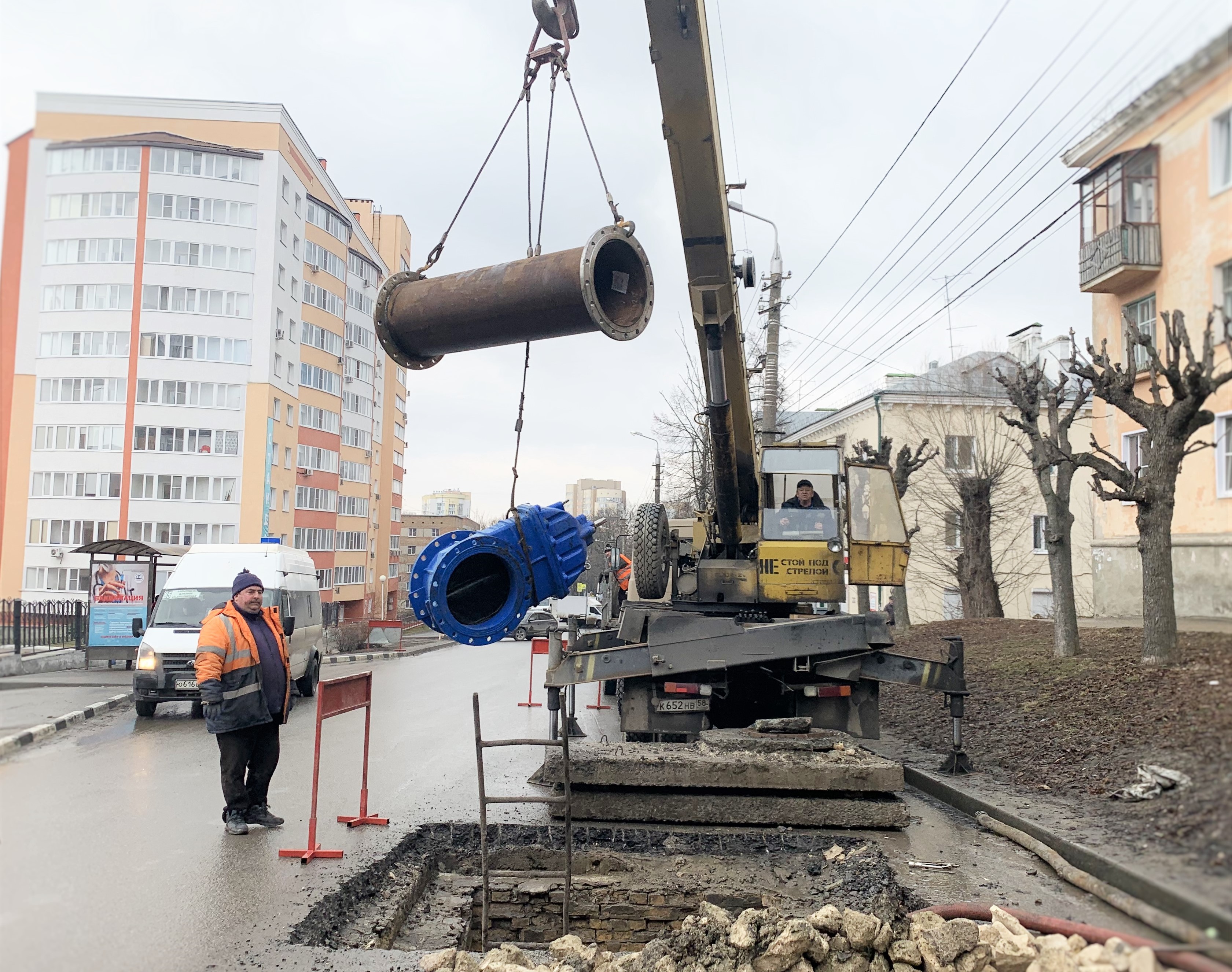 Горводоканал» ведет работы по замене задвижки на водопроводе по ул. Красная  Горводоканал